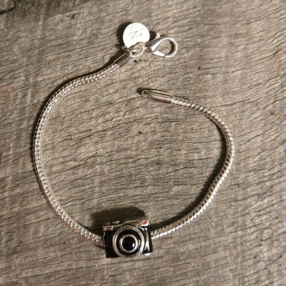 NWT Silver Plated black Enamel Camera Charm for Bracelet or Necklace - Picture 3 of 4